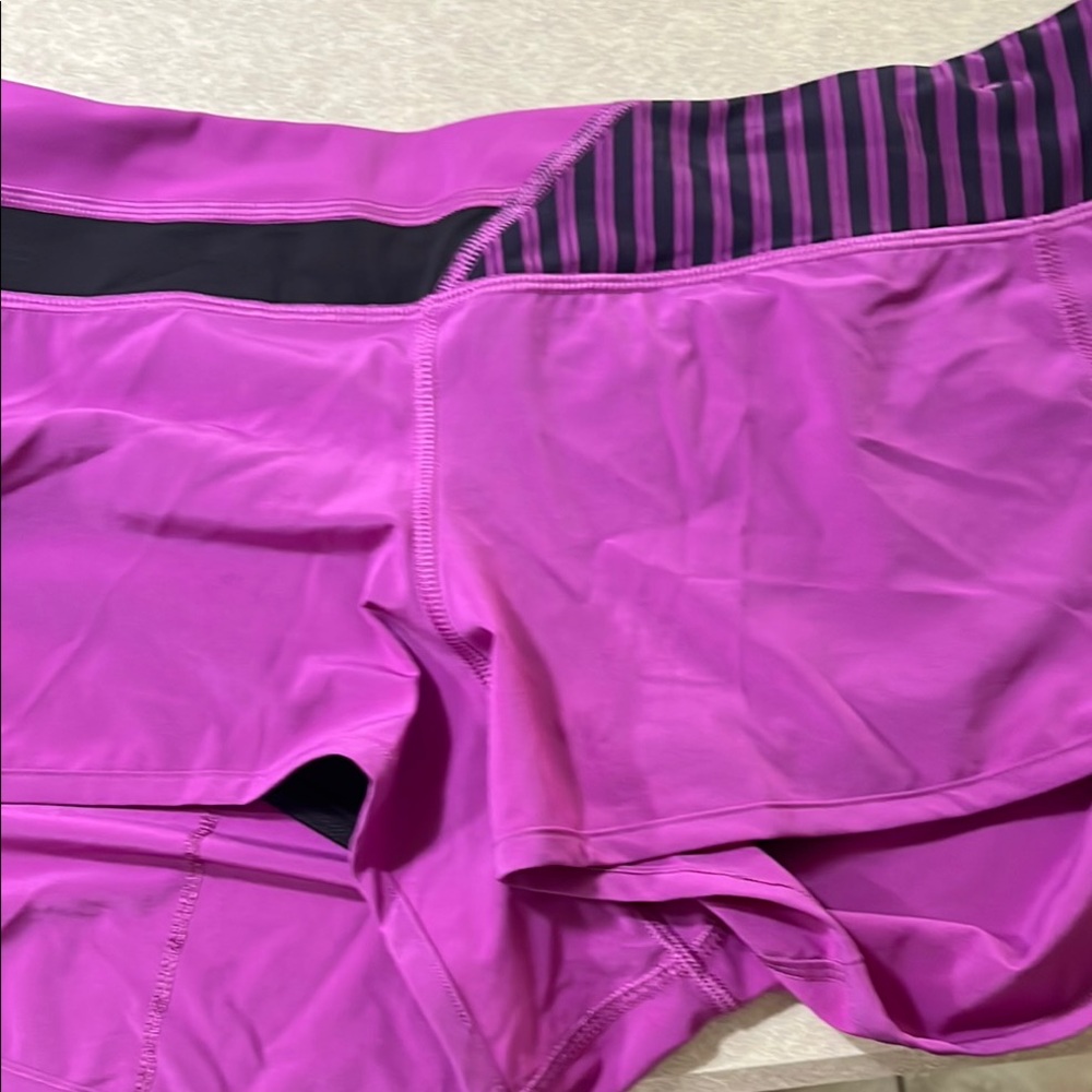 Lululemon shorts size 10 zip pocket in back smoke free home